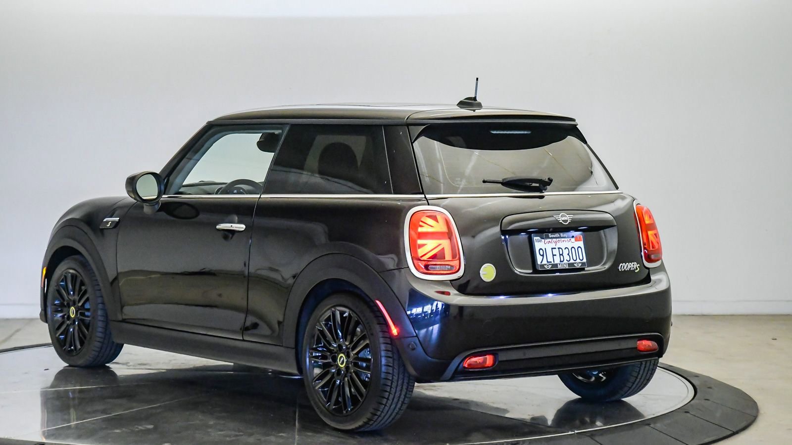 mini hardtop 2 door 2024 WMW13DJ03R2V83311 image mini hardtop 2 door 2024 WMW13DJ03R2V83311 image